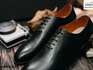 Giày da nam không hoạ tiết Oxford Wholecut O2247 002