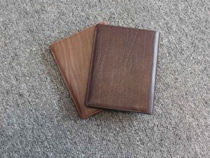 Bóp Ví nam dáng đứng da vân gỗ cao cấp 002