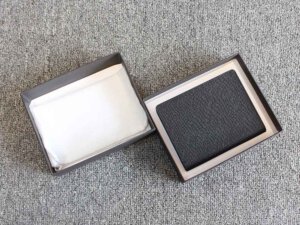 Bóp Ví nam đứng 1 ngăn dài da vân Saffiano 007