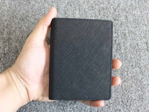 Bóp Ví nam đứng 1 ngăn dài da vân Saffiano 001