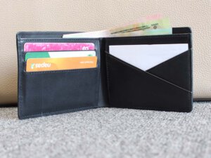 Bóp Ví nam ngang da bê con thiết kế độc đáo 004