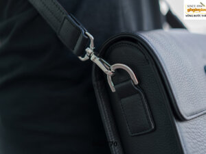 Túi da bò đeo chéo da hạt nam thời trang T70 005