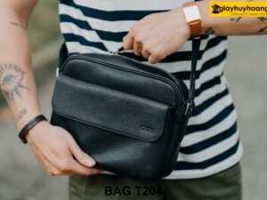 Túi da bò vân hạt đeo chéo nam T204 003