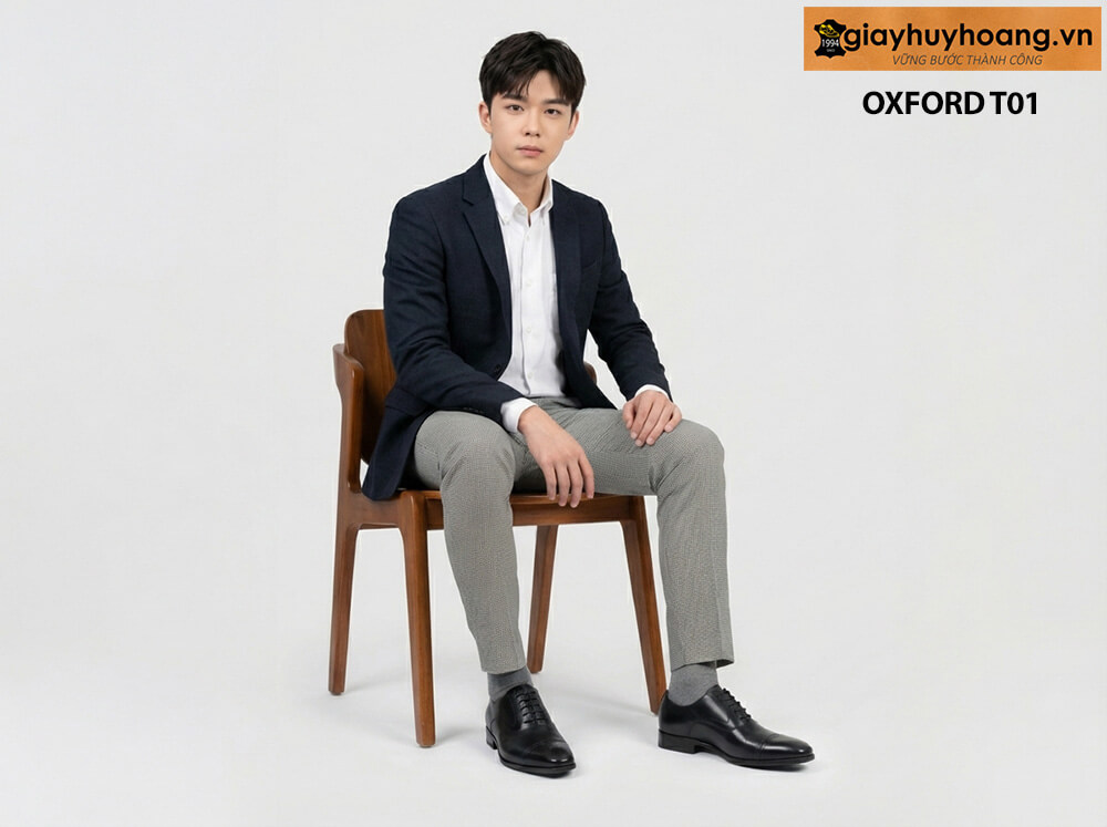 mau-nam-mac-ao-vest-navy-quan-xam-mang-giay-oxford-den-t01 Mẫu nam mặc quần áo màu xám nhạt phối với giày tây nam màu đen oxford t01 giayhuyhoang