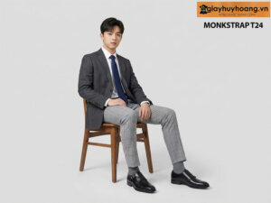 Mẫu nam mặc quần áo màu xám phối với giày da monkstrap 2 khóa đen T24 giayhuyhoang