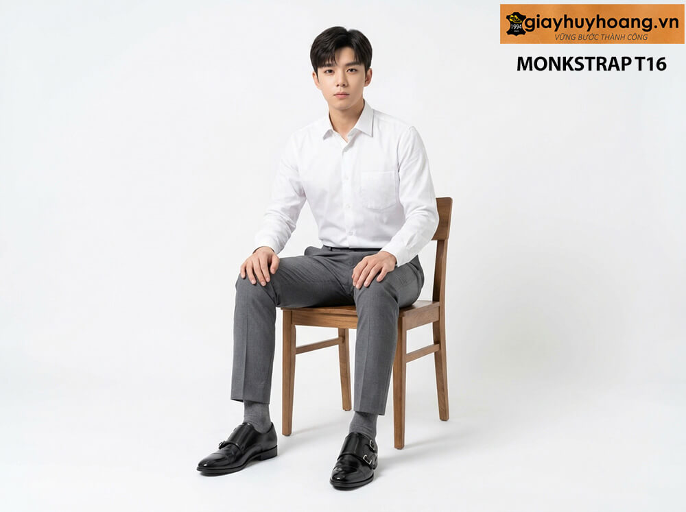 mau-nam-mac-quan-xam-phoi-giay-tay-den-monkstrap-t16 Mẫu nam mặc quần áo màu xám phối với giày da nam monkstrap màu đen đẹp t16 giayhuyhoang