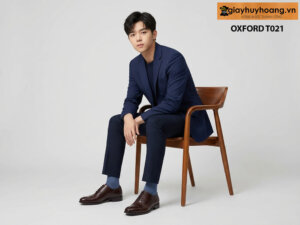 Mẫu nam mặc quần áo màu xanh navy phối với giày tây nam màu nâu cao cấp T021 giayhuyhoang