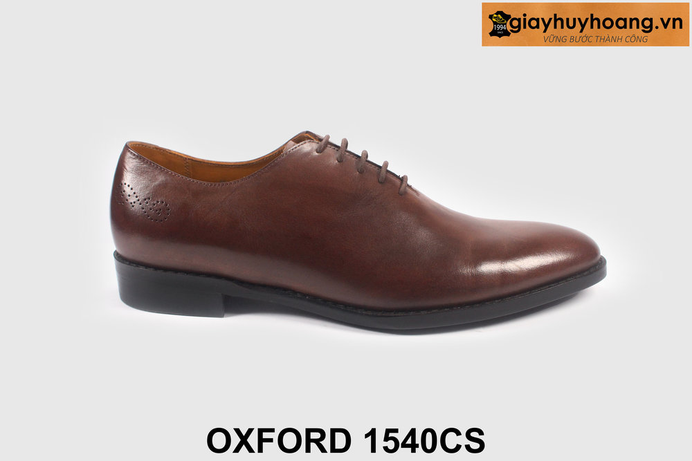 ban-giay-tay-nam-oxford-da-tron-1540cs-giayhuyhoangvn-1 Giày da nam màu nâu không đường may Oxford 1540CS 001